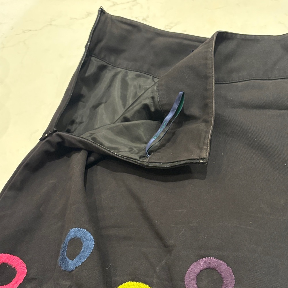 Vintage Boden A-line Black Skirt
Embroidered Colorful Art To Wear - Picture 5 of 8